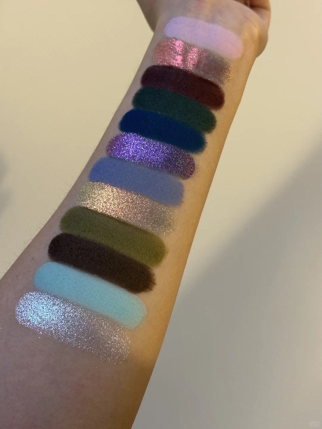 HUAXU Velvet Collection 12-color Chameleon Eyeshadow Palette T4213