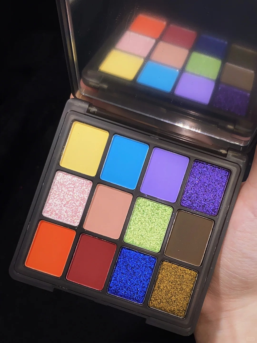 CHOIZ BEAUTY Parrot 12-Color Eyeshadow Palette T4196