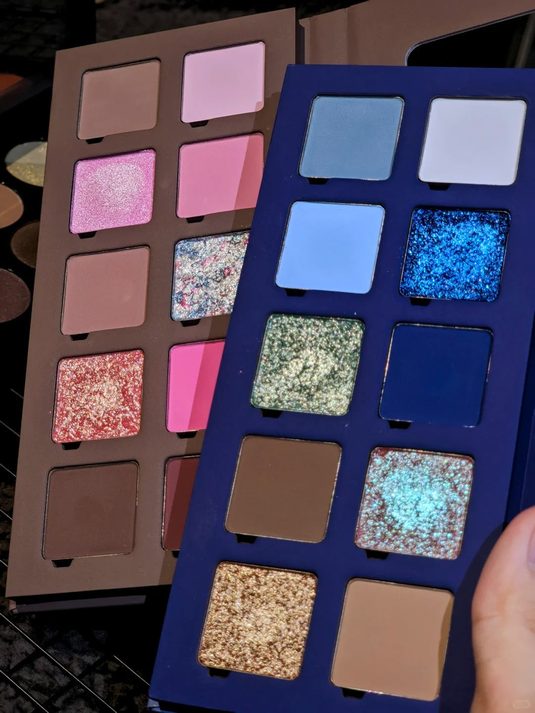 ROINGNEAO Pink Wave Initiative Smoky Eyeshadow Palette T5748
