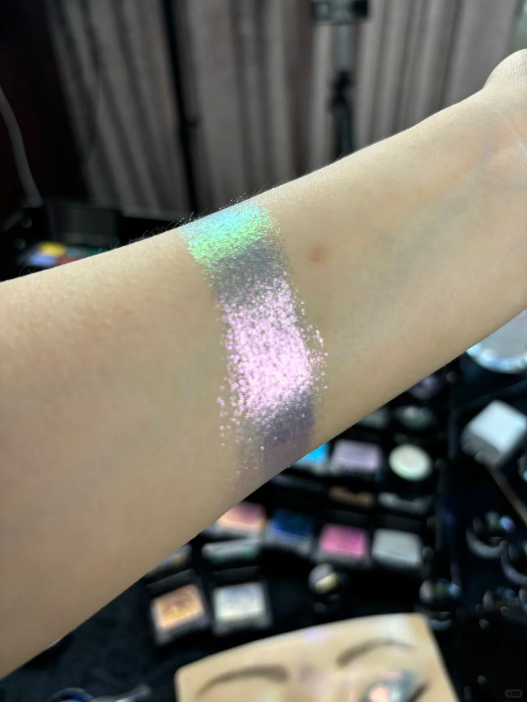 Cold N Wild Super Chameleon Eyeshadow #T8 Enjoy Moon T5113