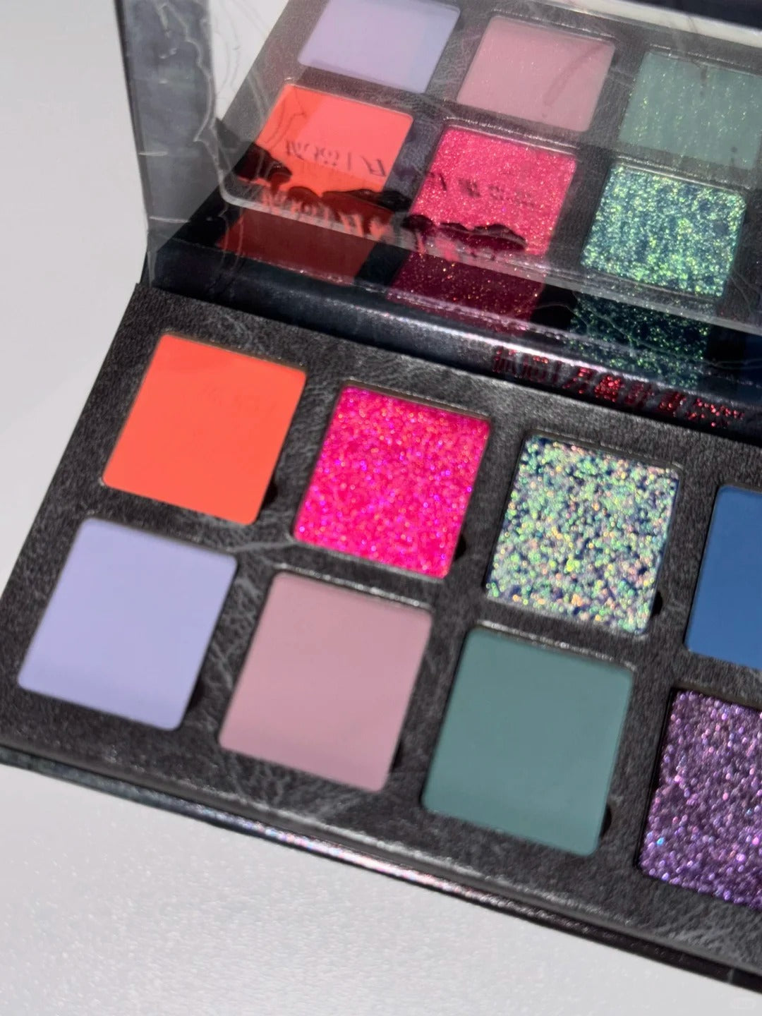 DRAMO Multiverse Collection Eyeshadow Palette #6611 Unknown T5312