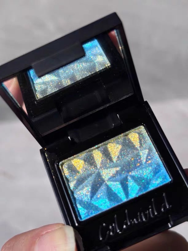 Cold N Wild Gradient Chameleon Eyeshadow #Yellow To Green T5973