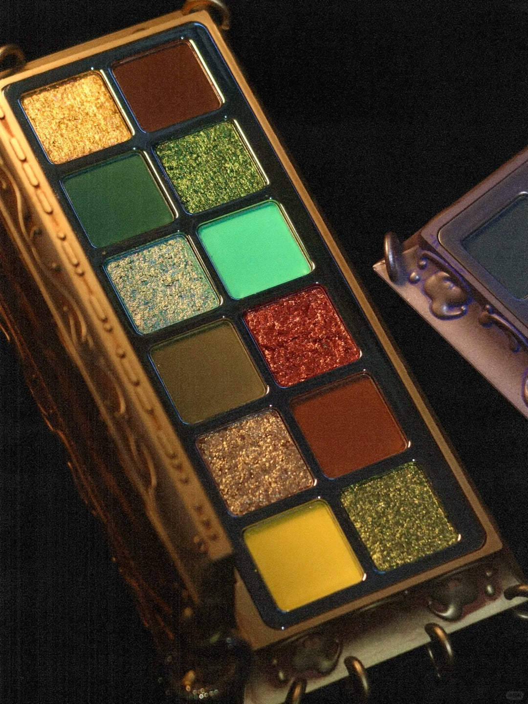 SUGAROCK Mystic Mask 12 Color Eyeshadow Palette T4978