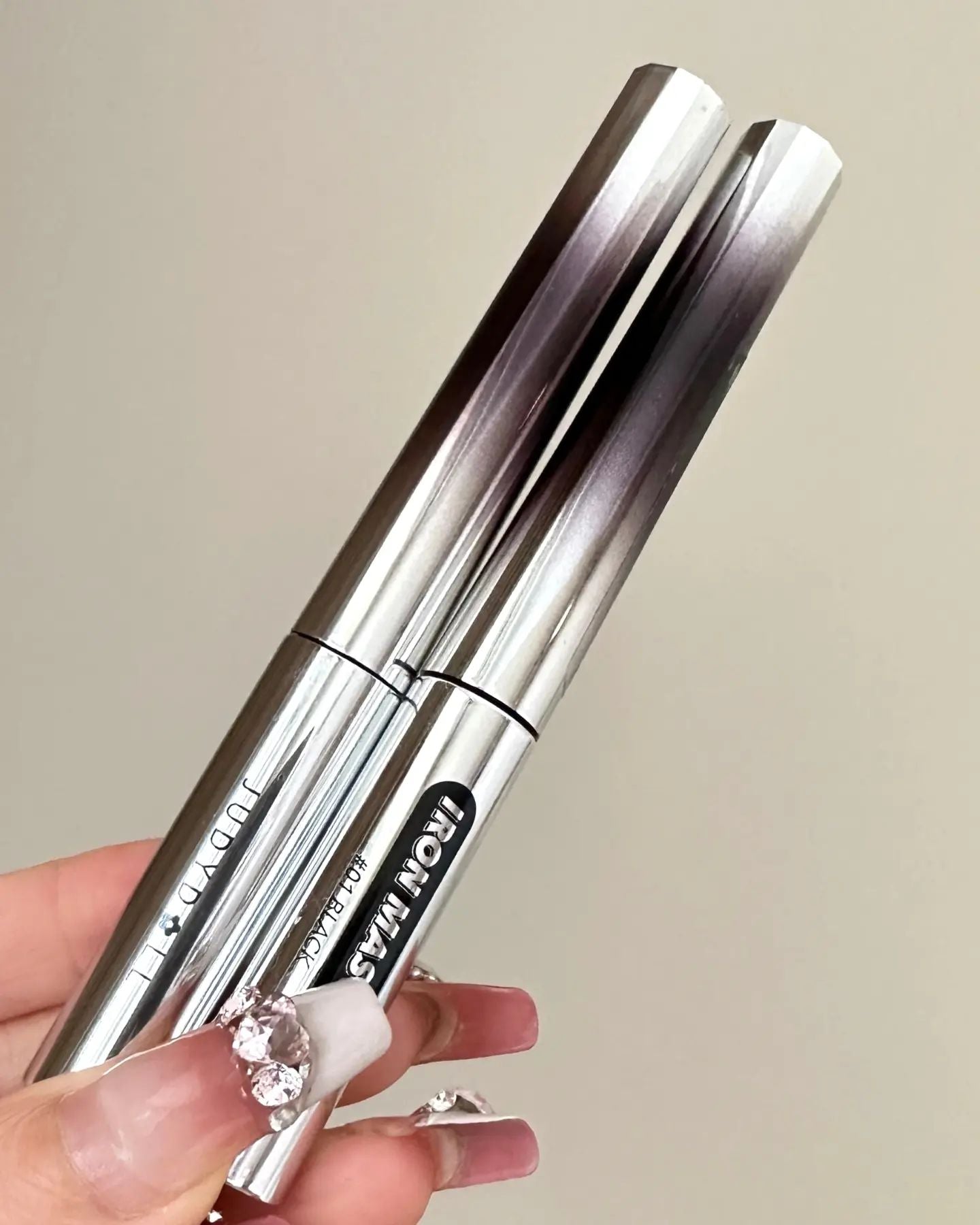 JUDYDOLL Upgrade 3D Curling 6° Curved Metal Pipe Waterproof Mascara (2.0) T3306