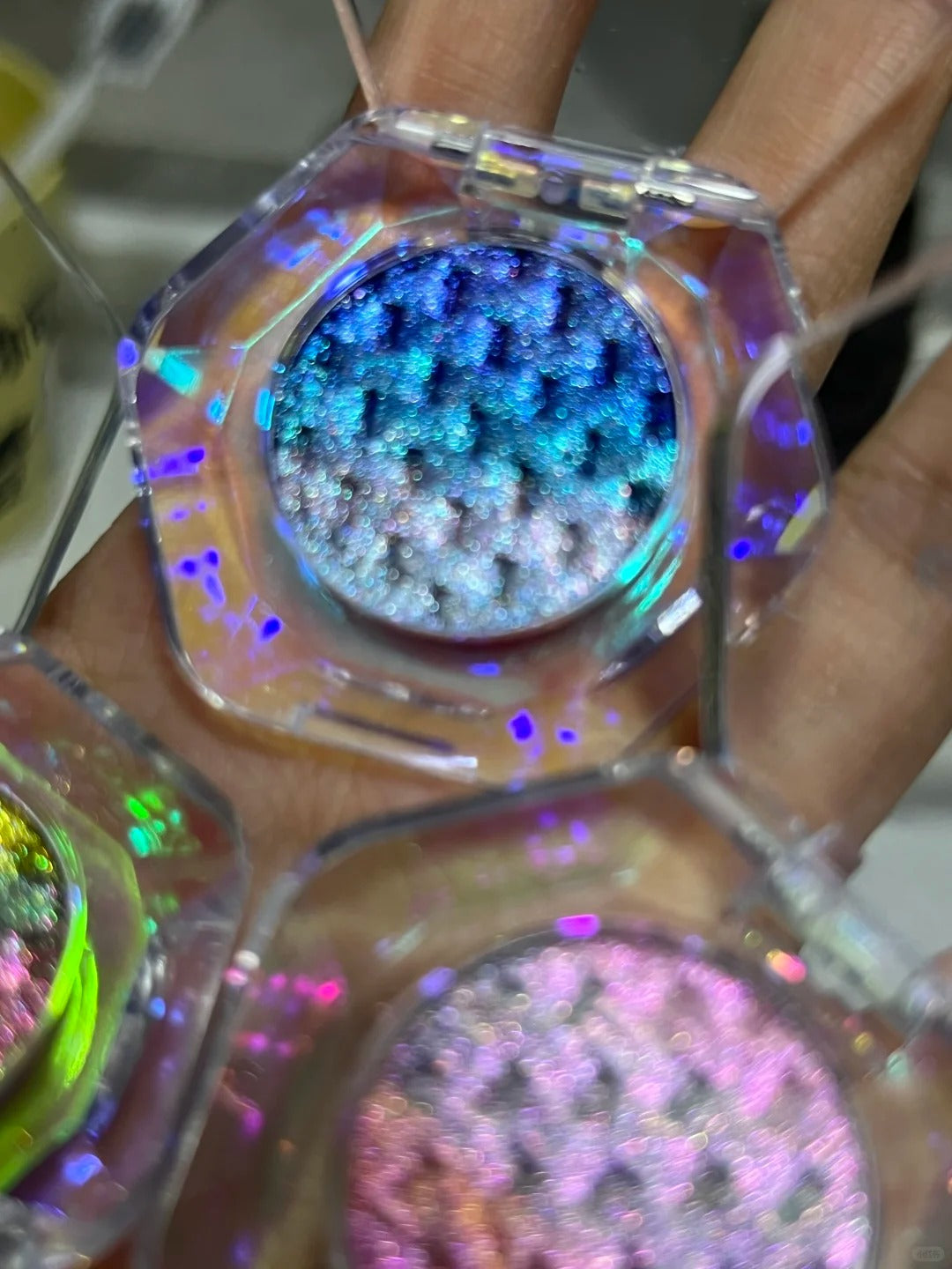 CHARMACY Rainbow Chameleon Diamond Gradient Eyeshadow T4296