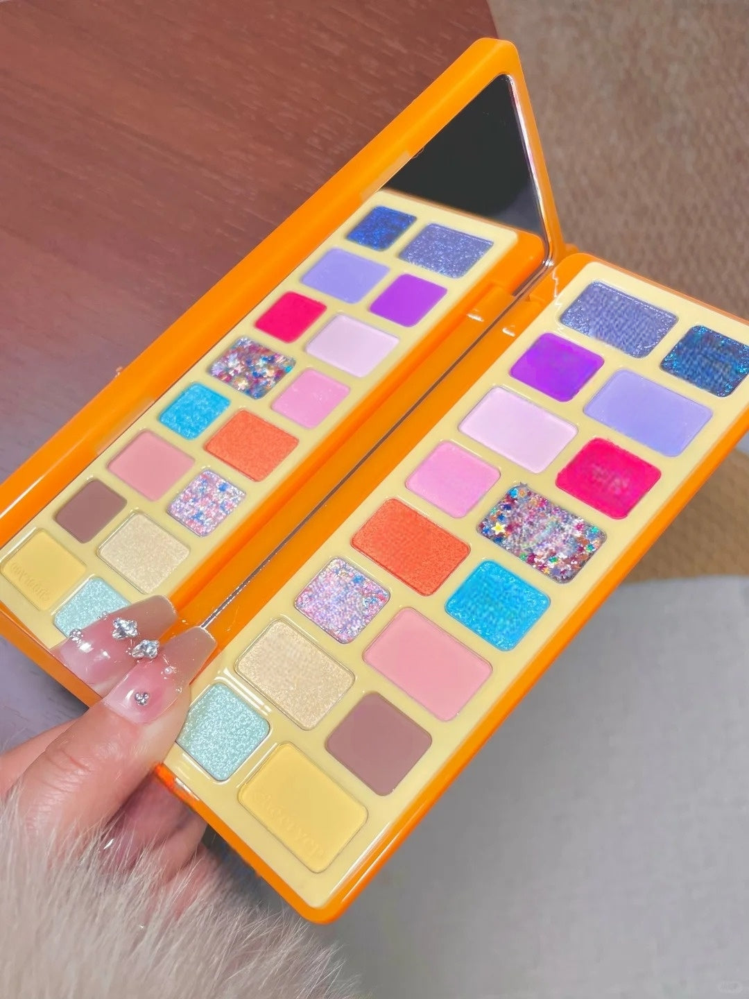 QianYan  Children's Day Collection 16-color Eyeshadow Palette T5754