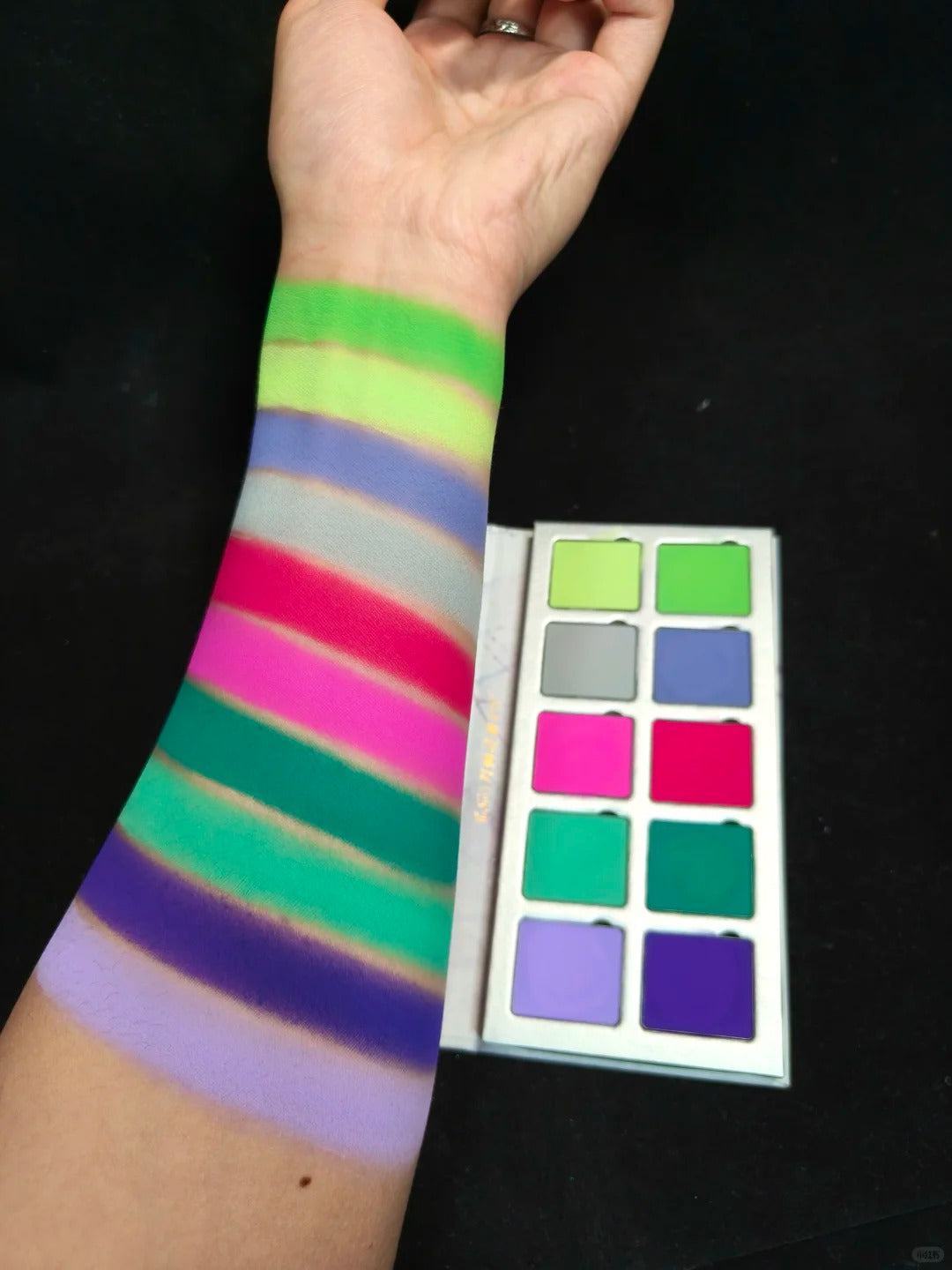 DRAMO Moon Season Eyeshadow Palette 011 Mythical Chroma T5349