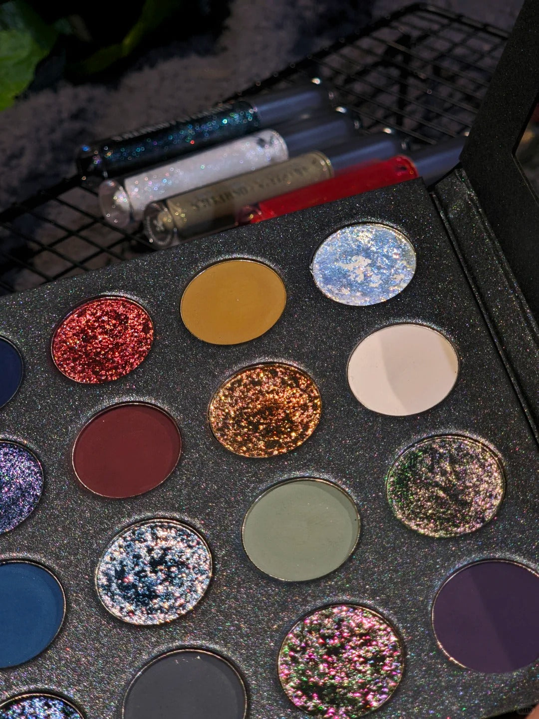 KRYPTEIN COSMETICS Supernova Chameleon Eyeshadow Palette T5668