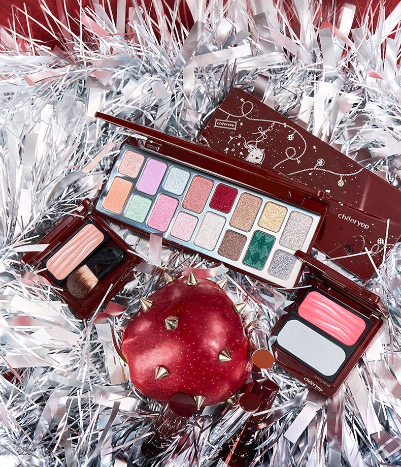 QianYan Christmas Starlight Wishes Collection Eyeshadow & Lipstick & Blusher T5436
