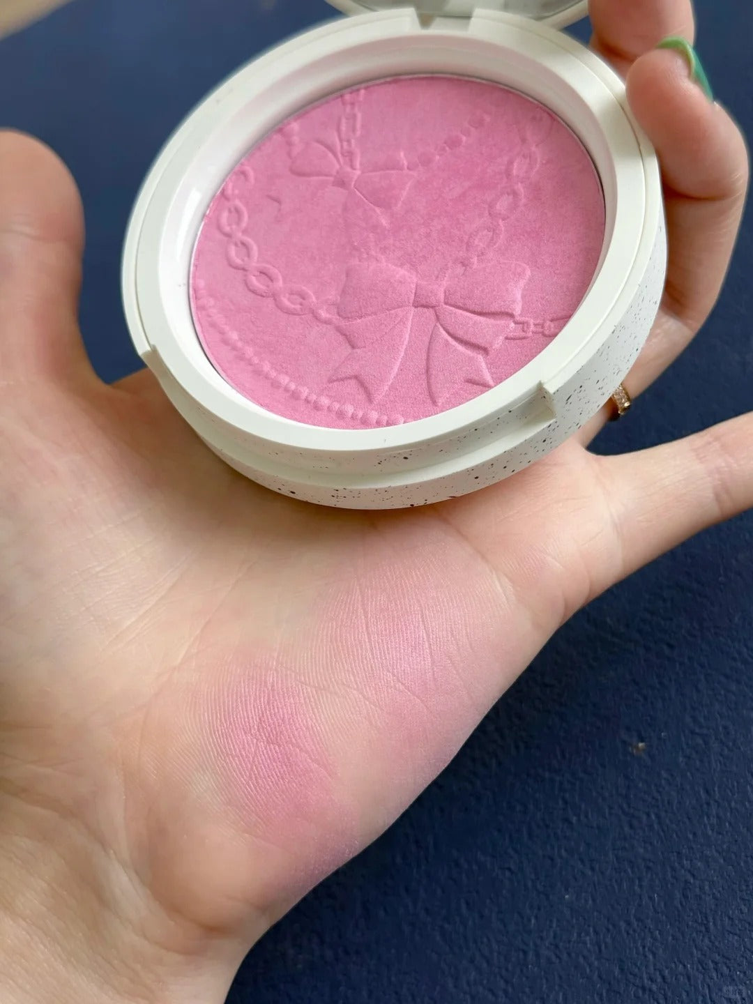 CHOIZ BEAUTY Gifts From Day And Night  Slight Satin Blusher T4292