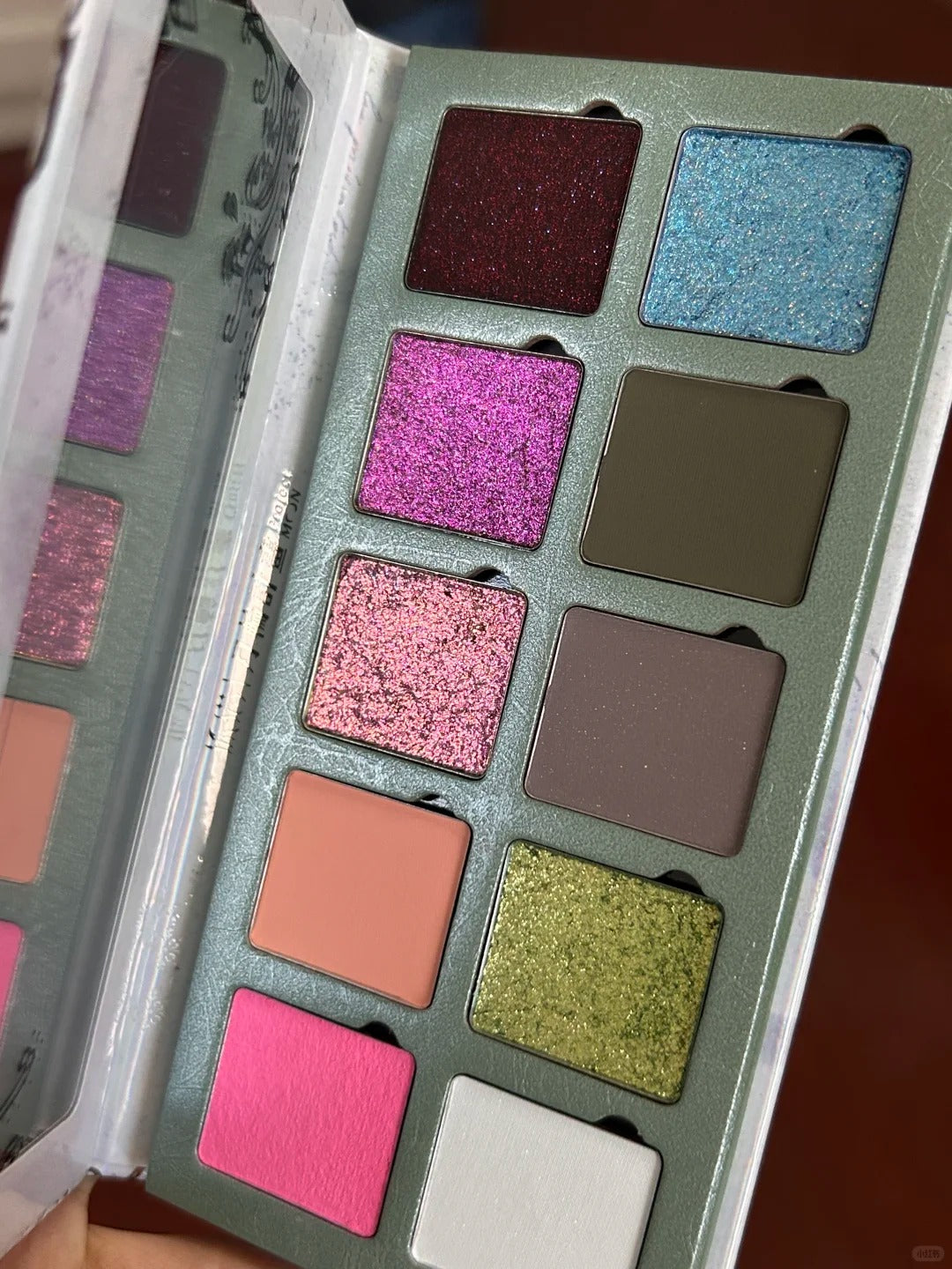 DRAMO X LAOGU Multiverse Eyeshadow Palette #9 Magic Mushroom T6070