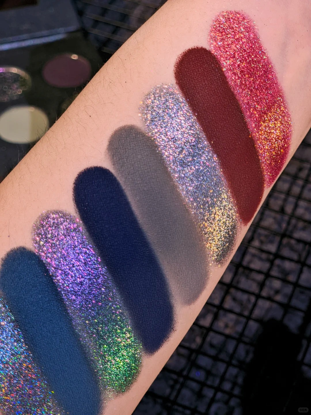 KRYPTEIN COSMETICS Supernova Chameleon Eyeshadow Palette T5668