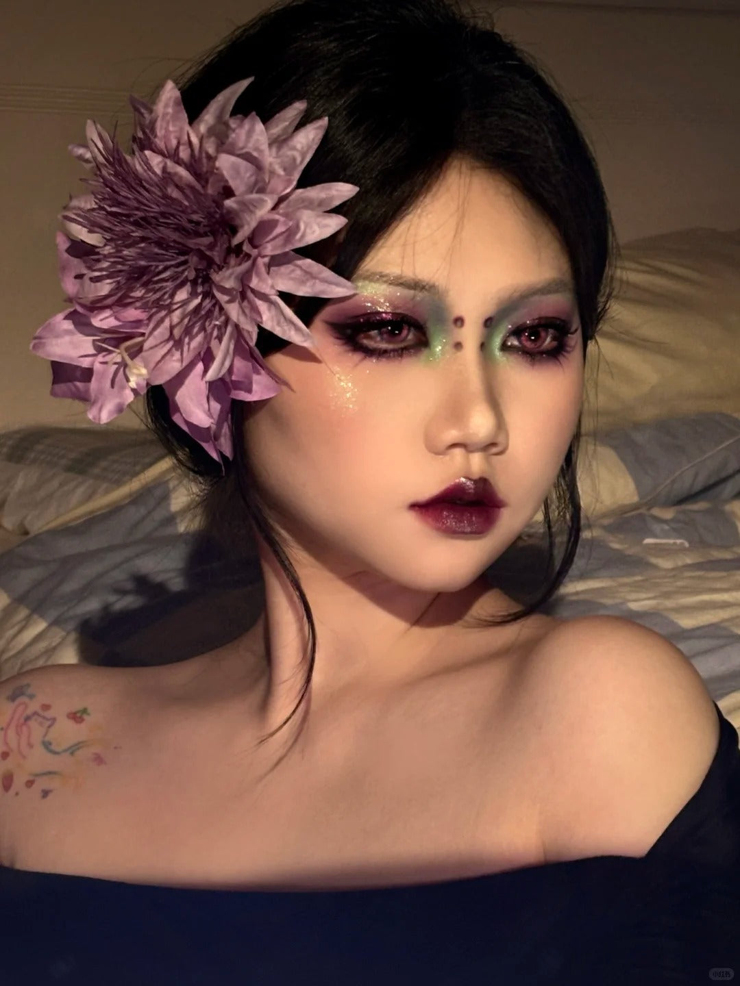 Narimi Night Spider 8-Color Chameleon Eyeshadow Palette (7.0) T4041