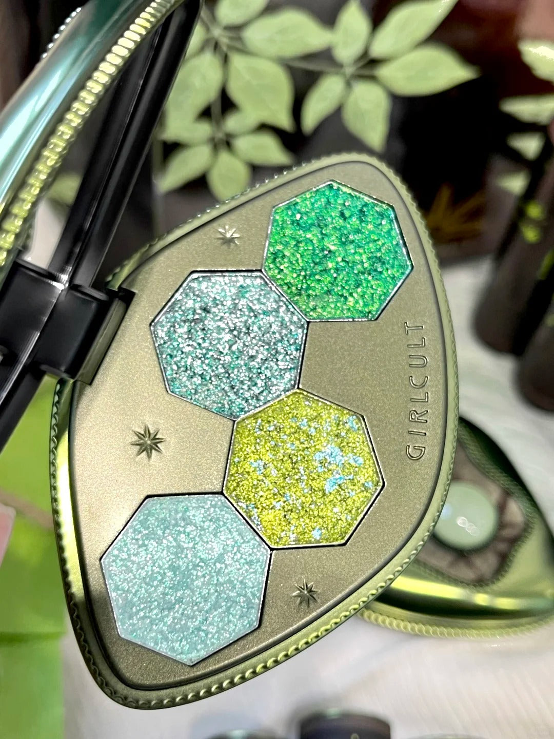 صندوق هدايا مستحضرات التجميل من مجموعة جيرلكت كومبنديوم أوف ماتيريا ميديكا T4485