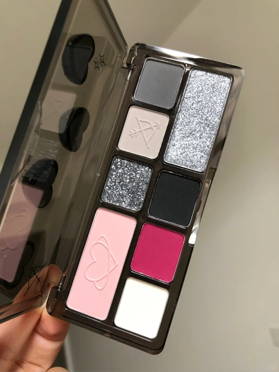 SheDella Black Pink Swan 8-Color Eyeshadow Palette T4441