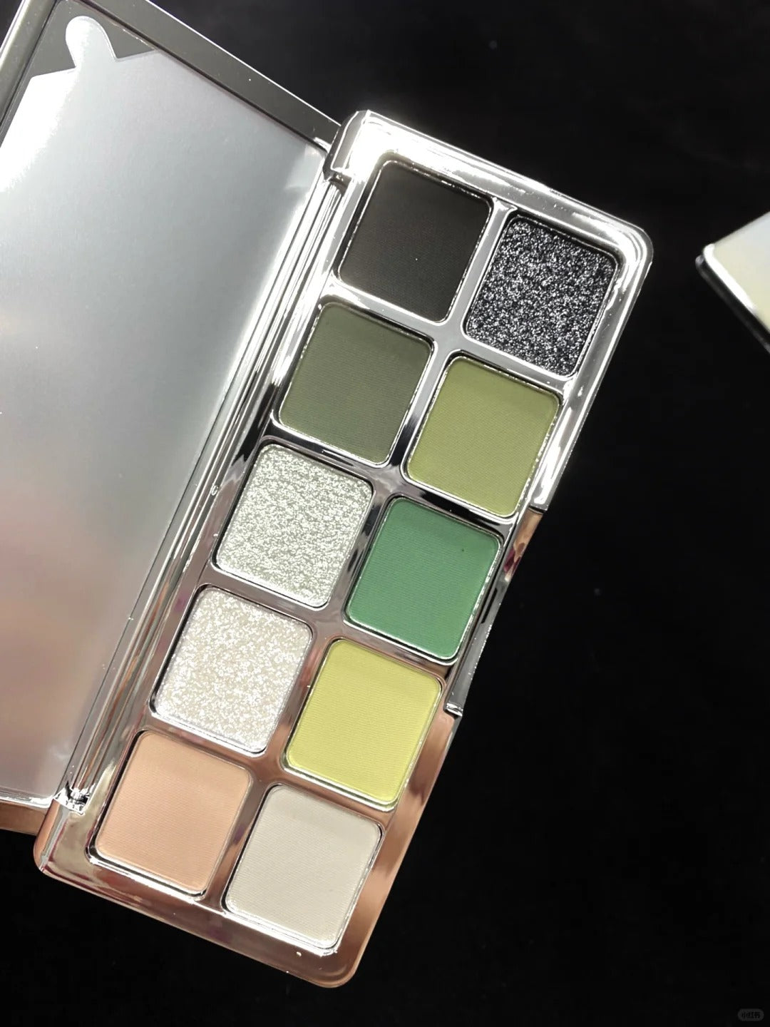 SheDella Colorful Dream 10-Color Eyeshadow Palette T4434