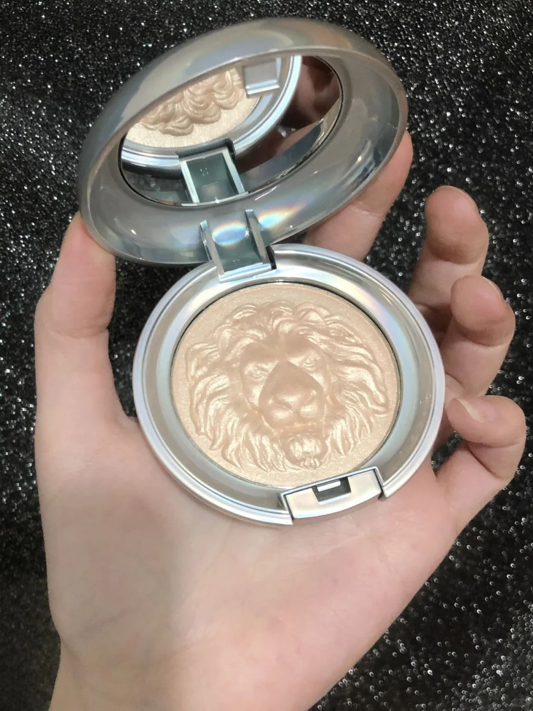 ORIGINAL ARTIST Lion Fine Shimmer Highlighter Palette T4172