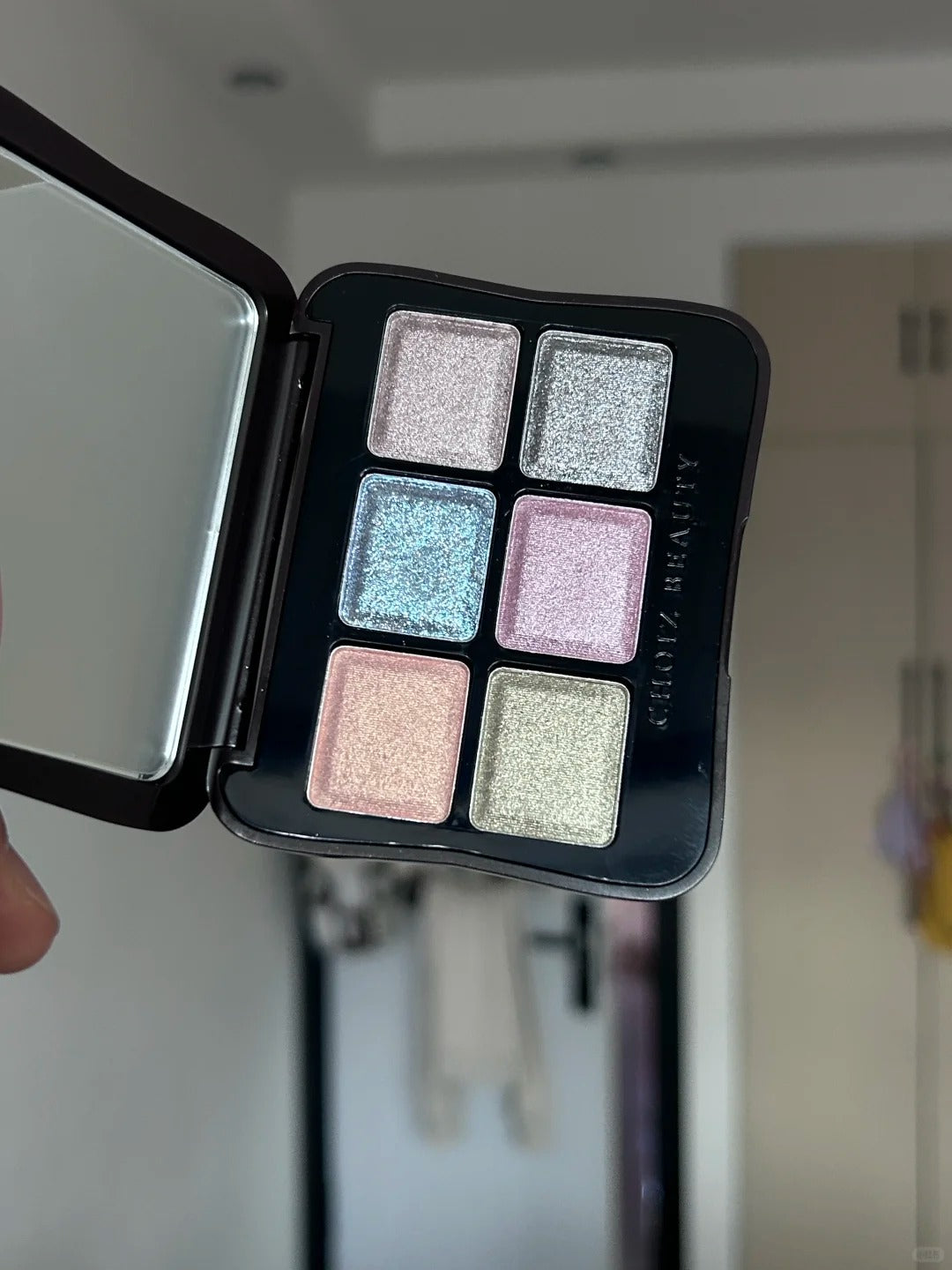 CHOIZ BEAUTY Gemstone Collection Liquid Powder Eyeshadow Palette T5788