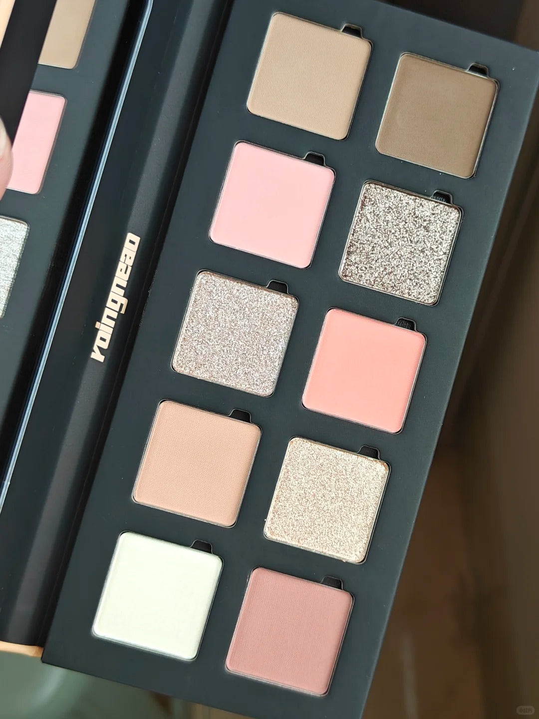 ROINGNEAO Exploding Melon Smoky Eyeshadow Palette T5528