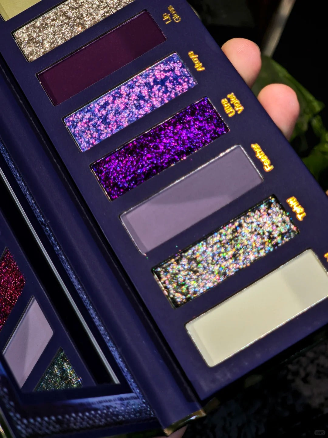 Narimi Pearl 12-Color Chameleon Eyeshadow Palette (10.0) T5799