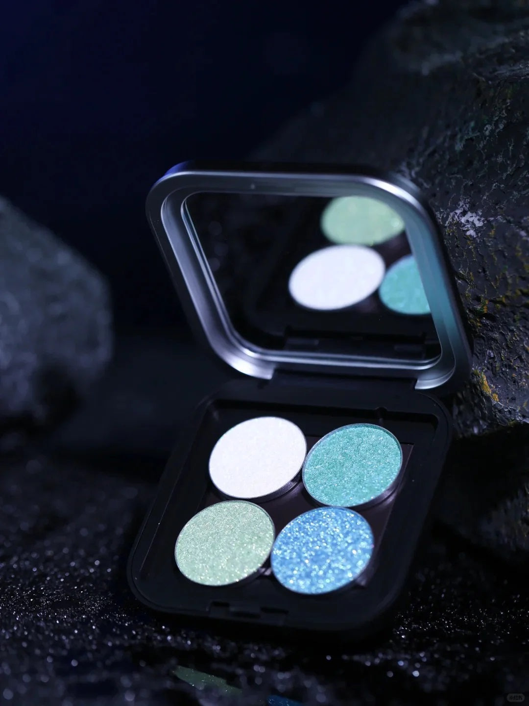 DE'LANCI Mint Mambo 4-Color Polarized Holographic Eyeshadow Palette T4228