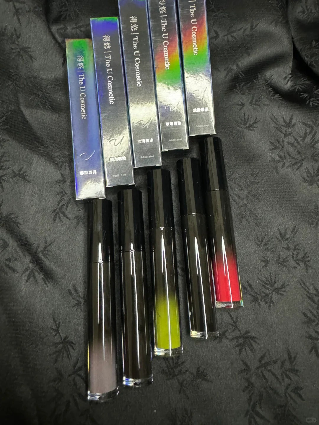 THE U COSMETICS Unique Gothic Smoky Lip Glaze T4089