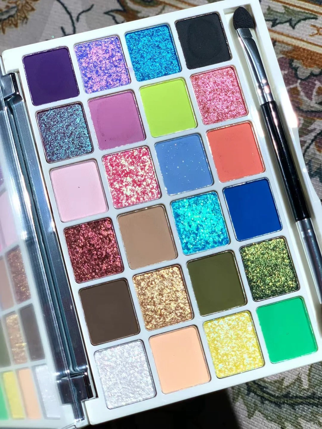 CHOIZ BEAUTY Natural Wonders Collection 24-color Eyeshadow Palette  T5512