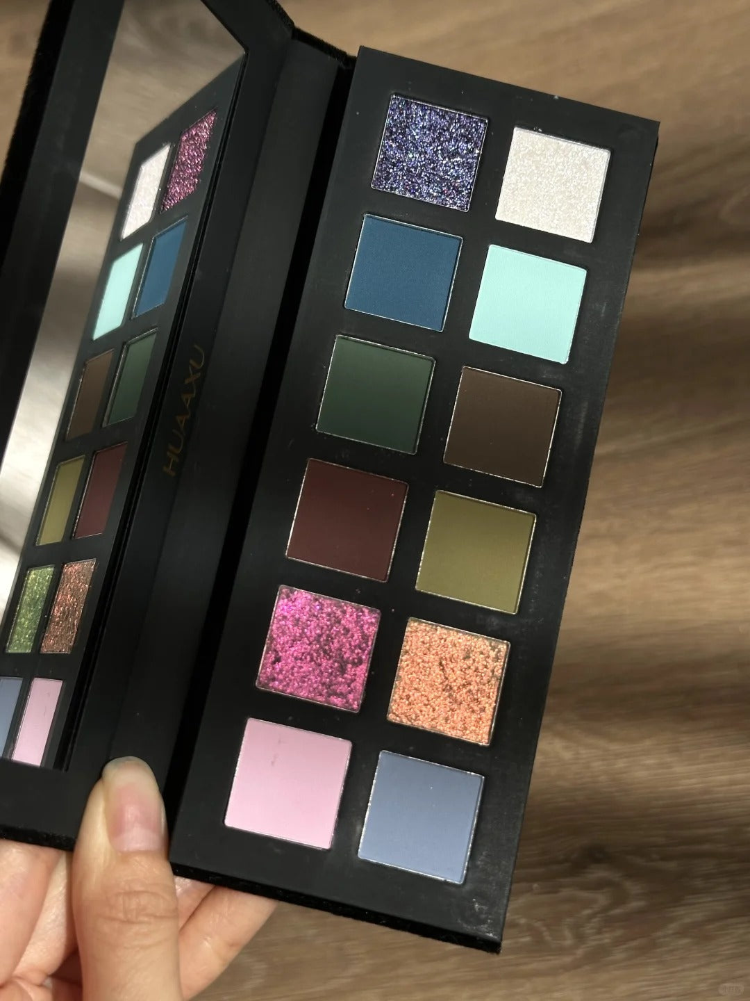 HUAXU Velvet Collection 12-color Chameleon Eyeshadow Palette T4213