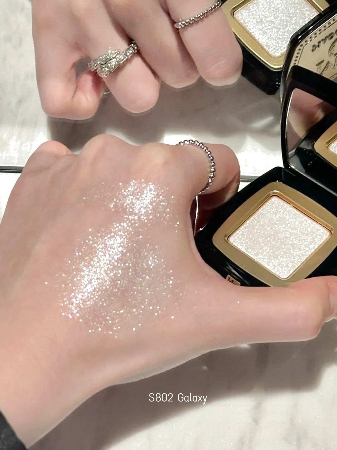 MAOGEPING Celestial Radiance Super Brilliant Shine Eyeshadow T4404