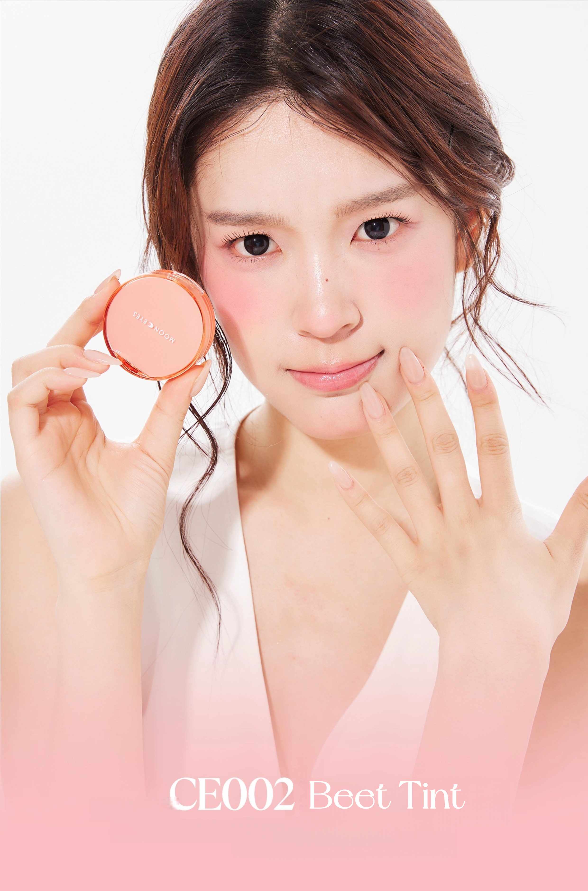 MOONEYES Emotional Explorer Collection Long-wear Moist Air Cushion Blusher T5471