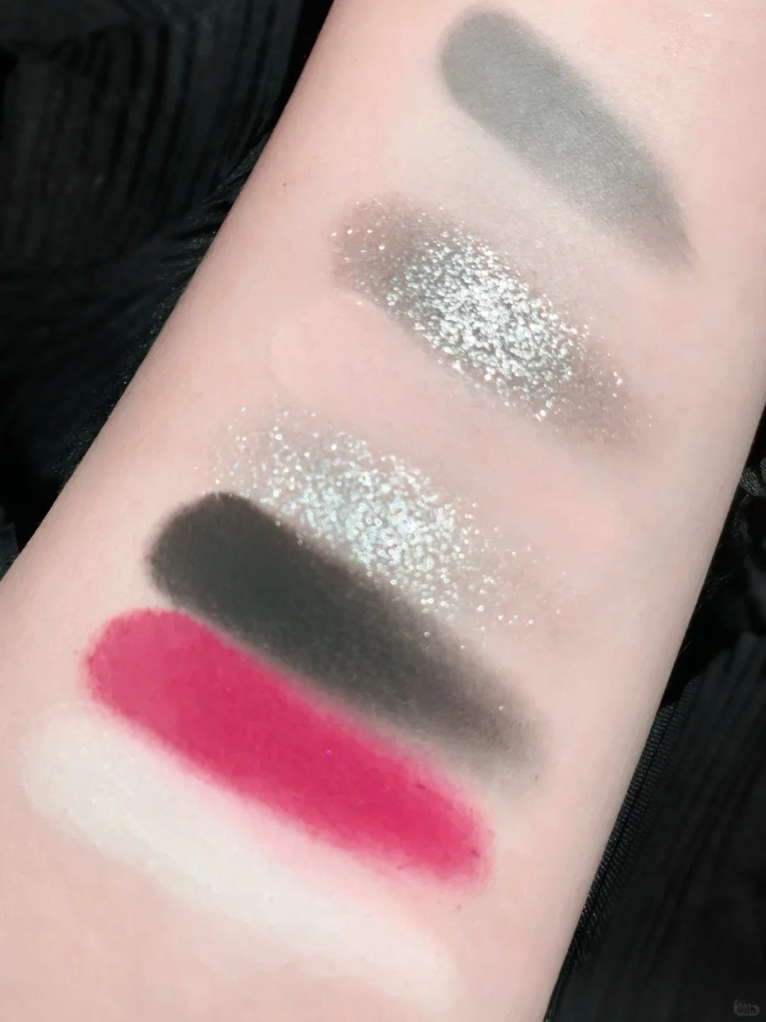SheDella Black Pink Swan 8-Color Eyeshadow Palette T4441
