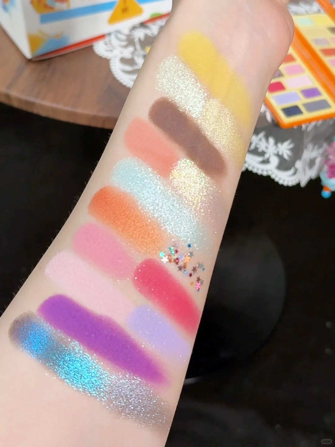 QianYan  Children's Day Collection 16-color Eyeshadow Palette T5754