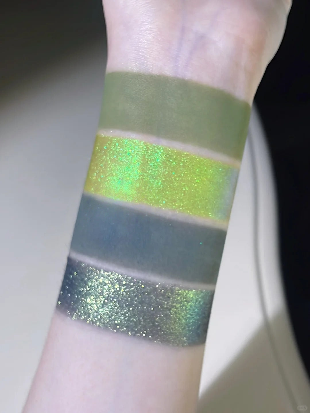KRYPTEIN COSMETICS Emerald City Highlighter & Eyeshadow Palette Set T5155