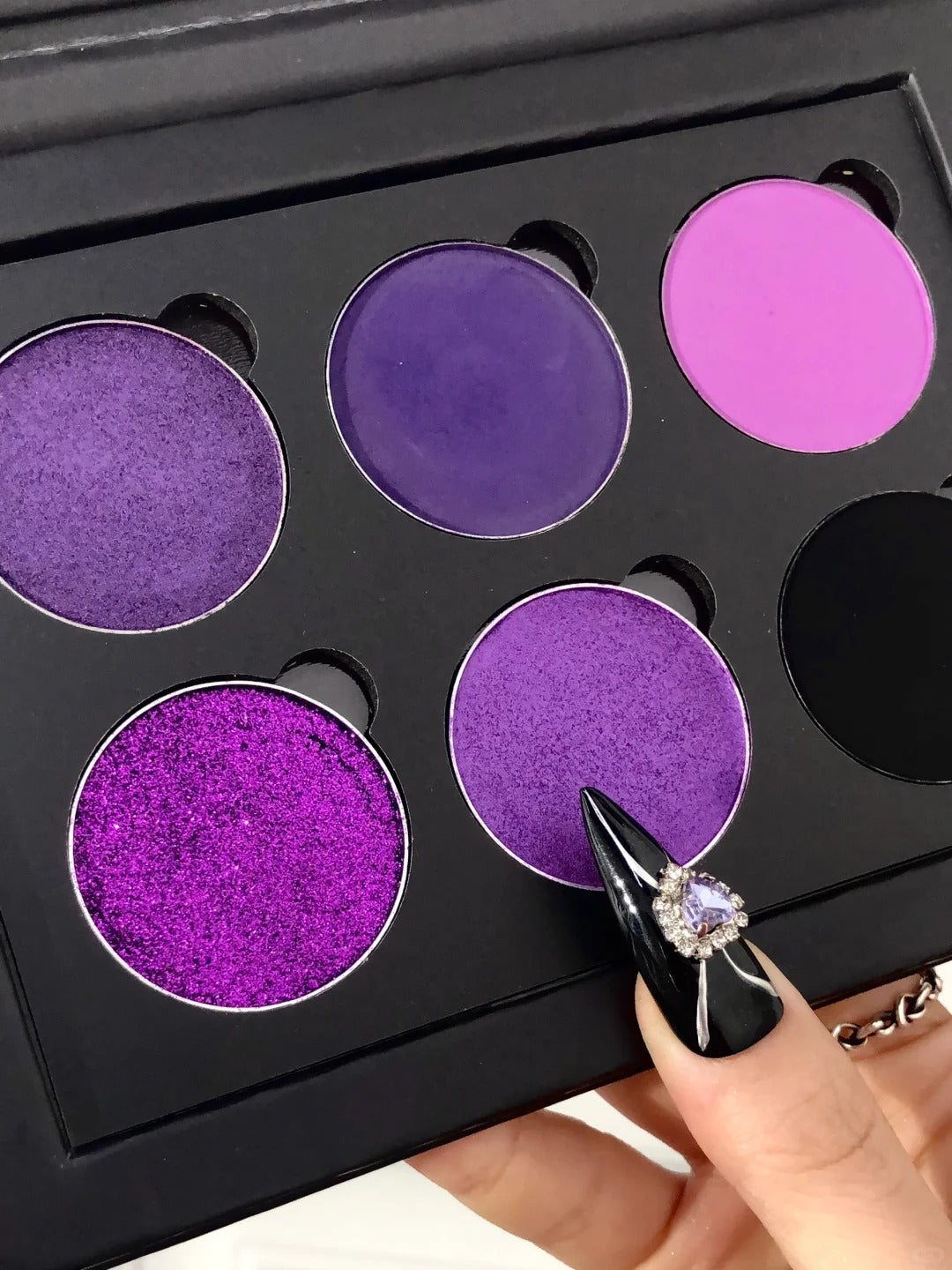 SUET NEI Gothic Style 6 Colors Eyeshadow Palette T4082