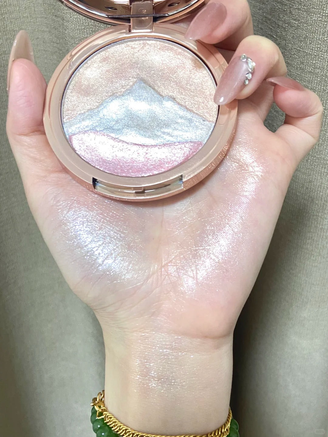 Truth'Key Golden Mountain at Sunrise Tri-Color Highlighter Cream T5790