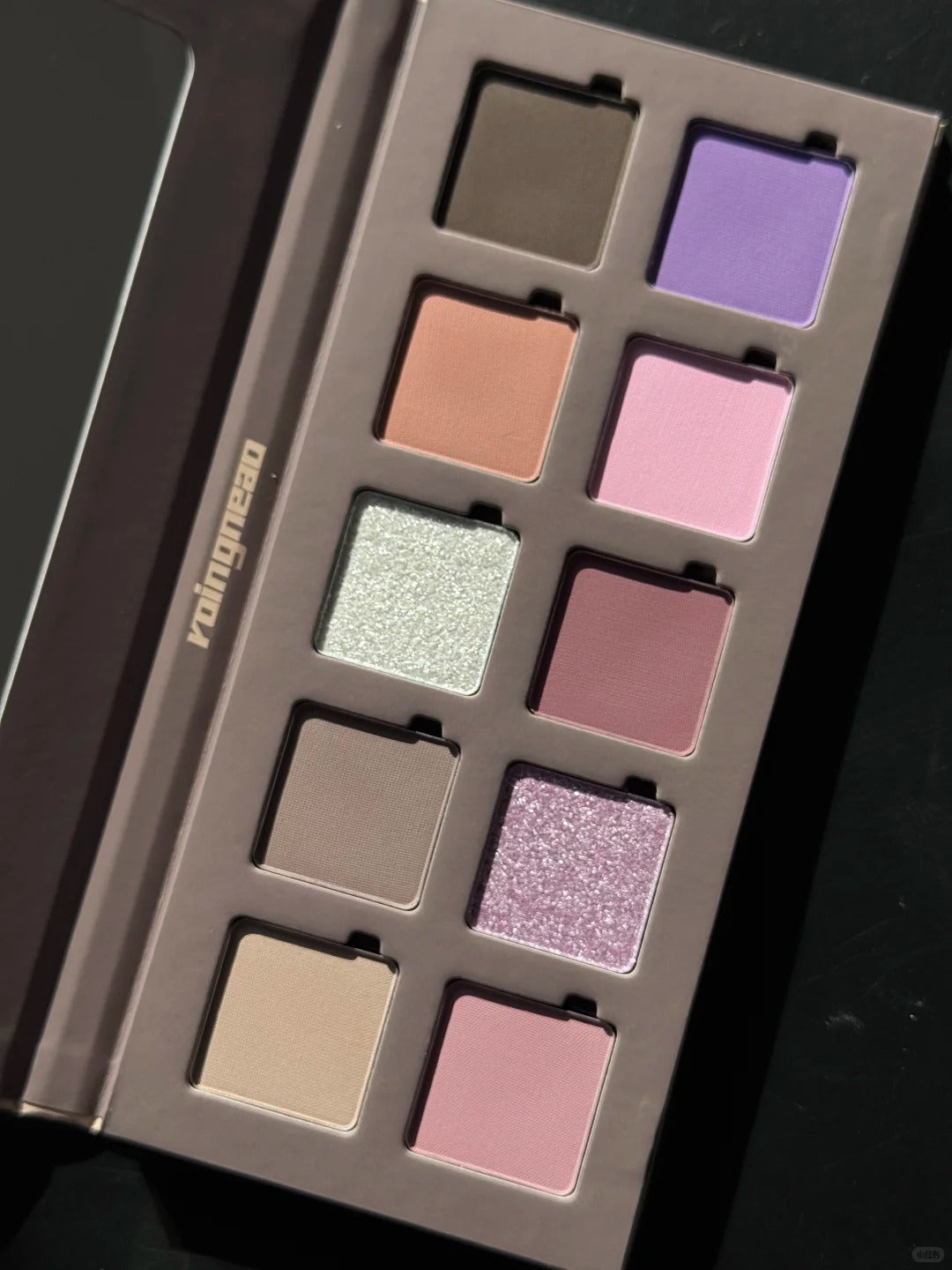 ROINGNEAO Diffuse Fog Smoky Eyeshadow Palette T5400