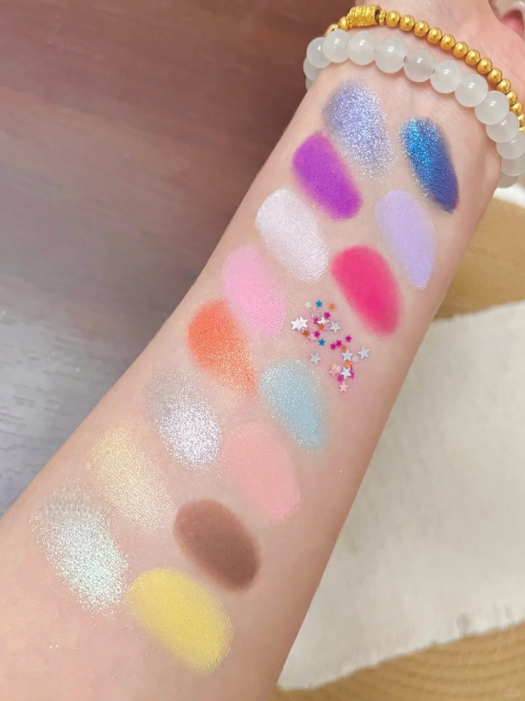 QianYan  Children's Day Collection 16-color Eyeshadow Palette T5754