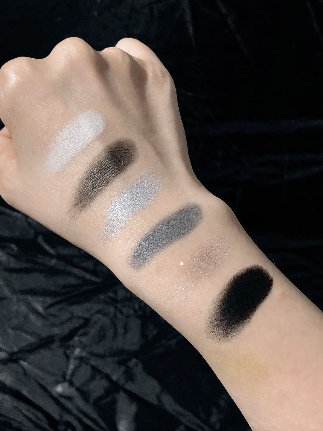 SUET NEI Gothic Style 6 Colors Eyeshadow Palette T4082