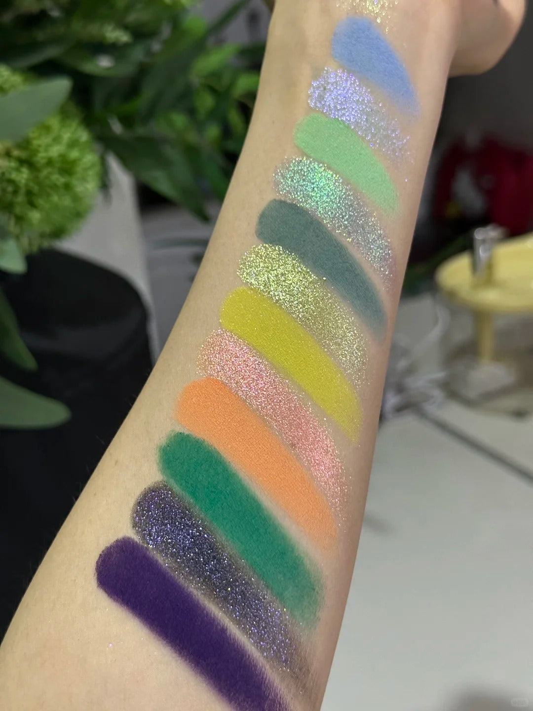 HUAXU Velvet Collection Chameleon Eyeshadow Palette #03 DIONYSUS T4787