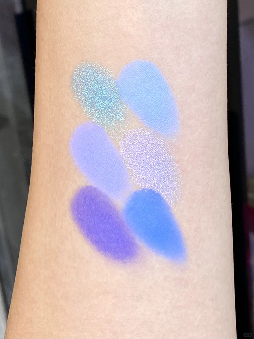 SheDella Future Technology 6-Color Eyeshadow Palette T4435