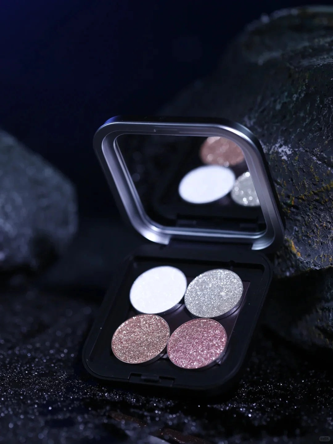 DE'LANCI Mousserende Champagne 4-farvet polariseret holografisk øjenskyggepalette T4229