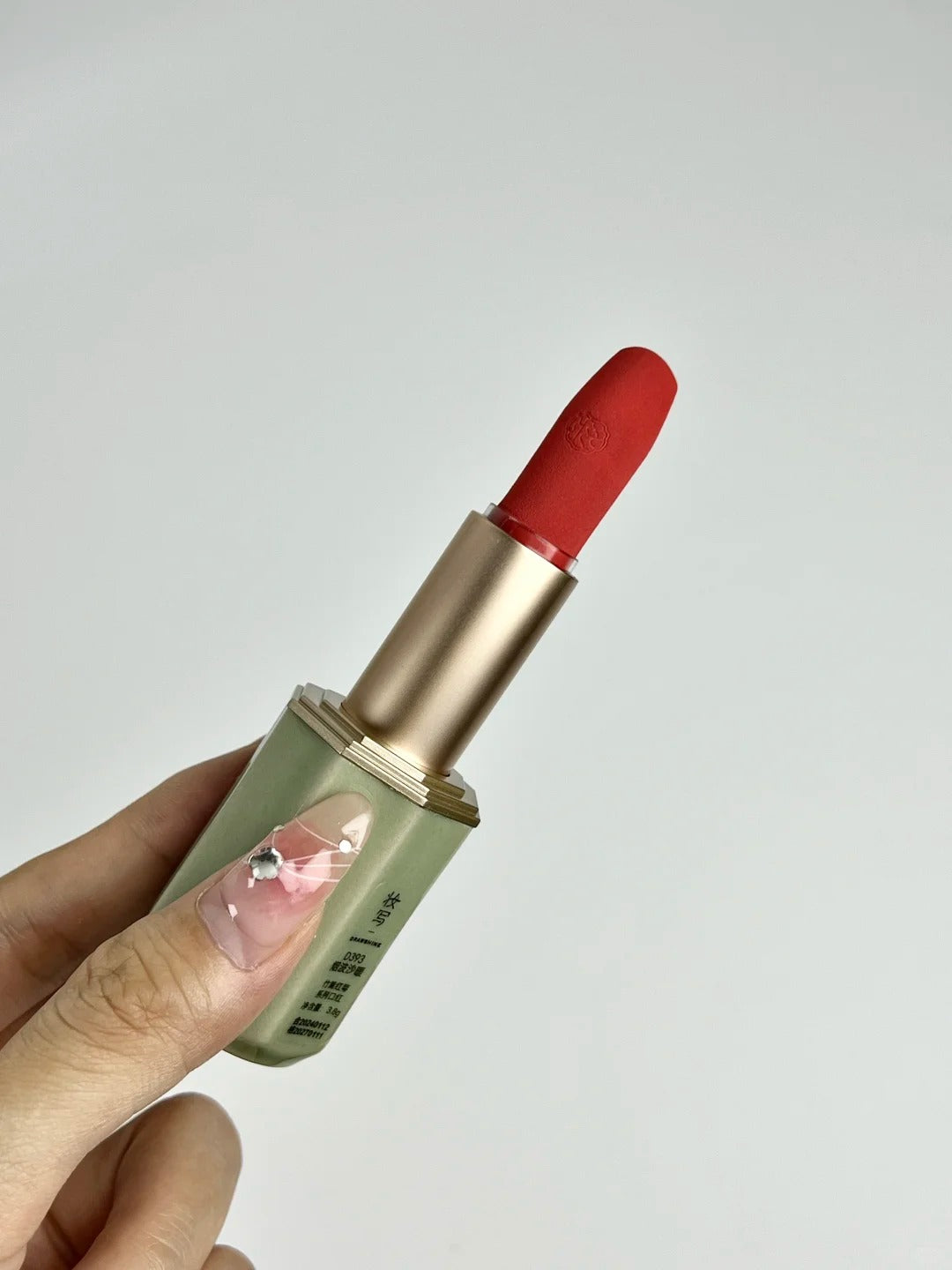 أحمر شفاه دراوشاين ريد كاليكس كوليكشن فيلفيت ماتيه T4246