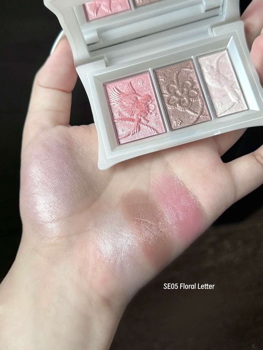QianYan Pillow Gem Collection Highlighter & Eyeshadow Palette T5980