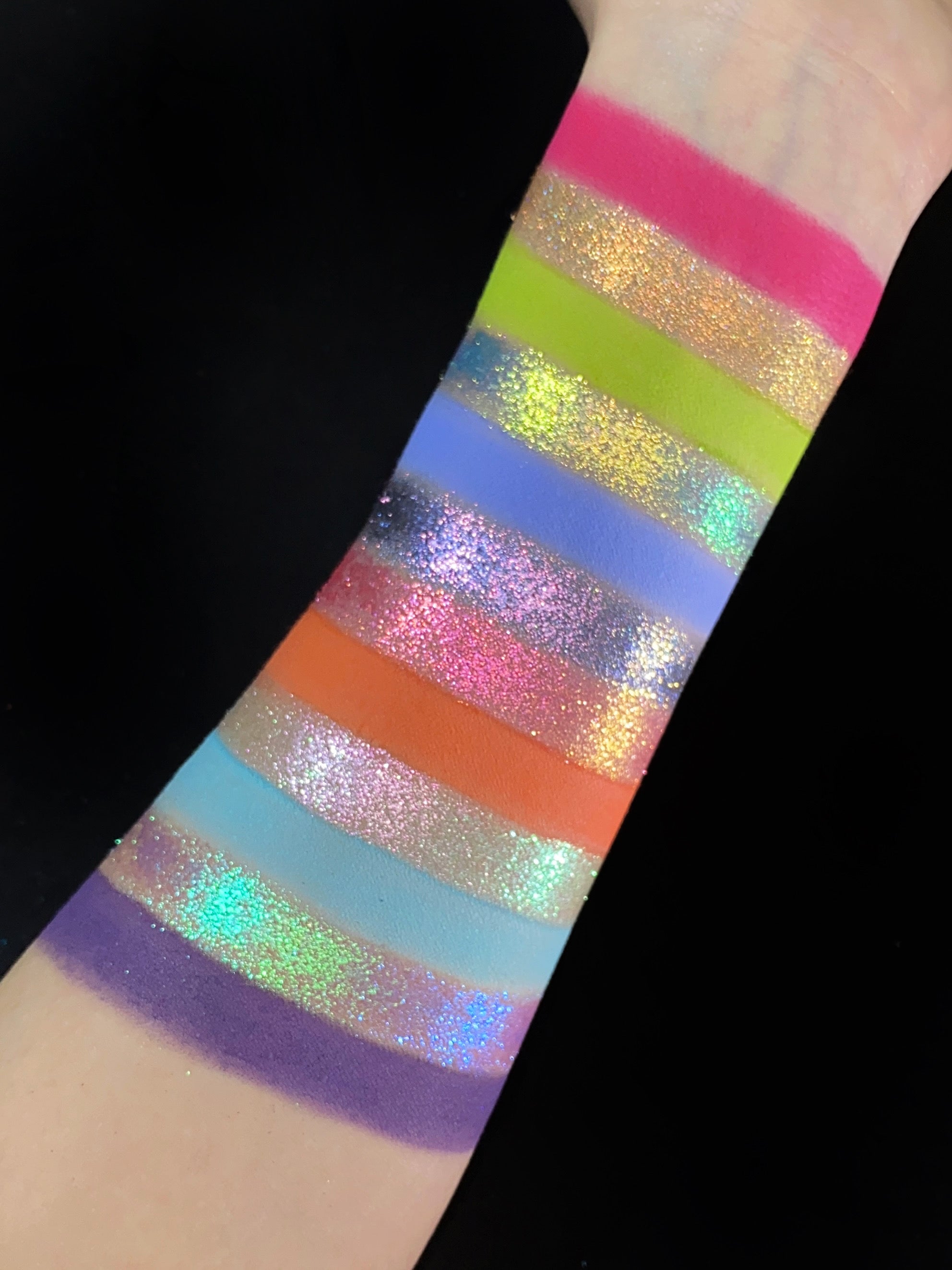 【On sale August 8, 12 pm EST】KRYPTEIN COSMETICS Tropical Mirage Chameleon Eyeshadow Palette T5943