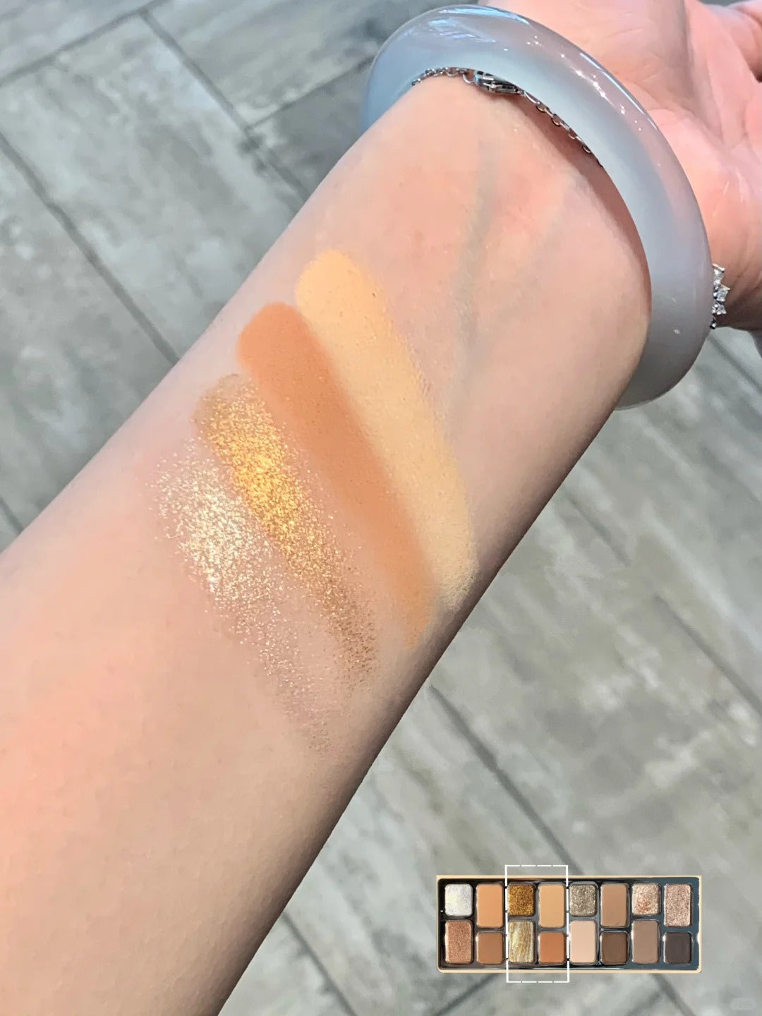 QianYan Runaway Princess 16-Color Eyeshadow Palette T4131