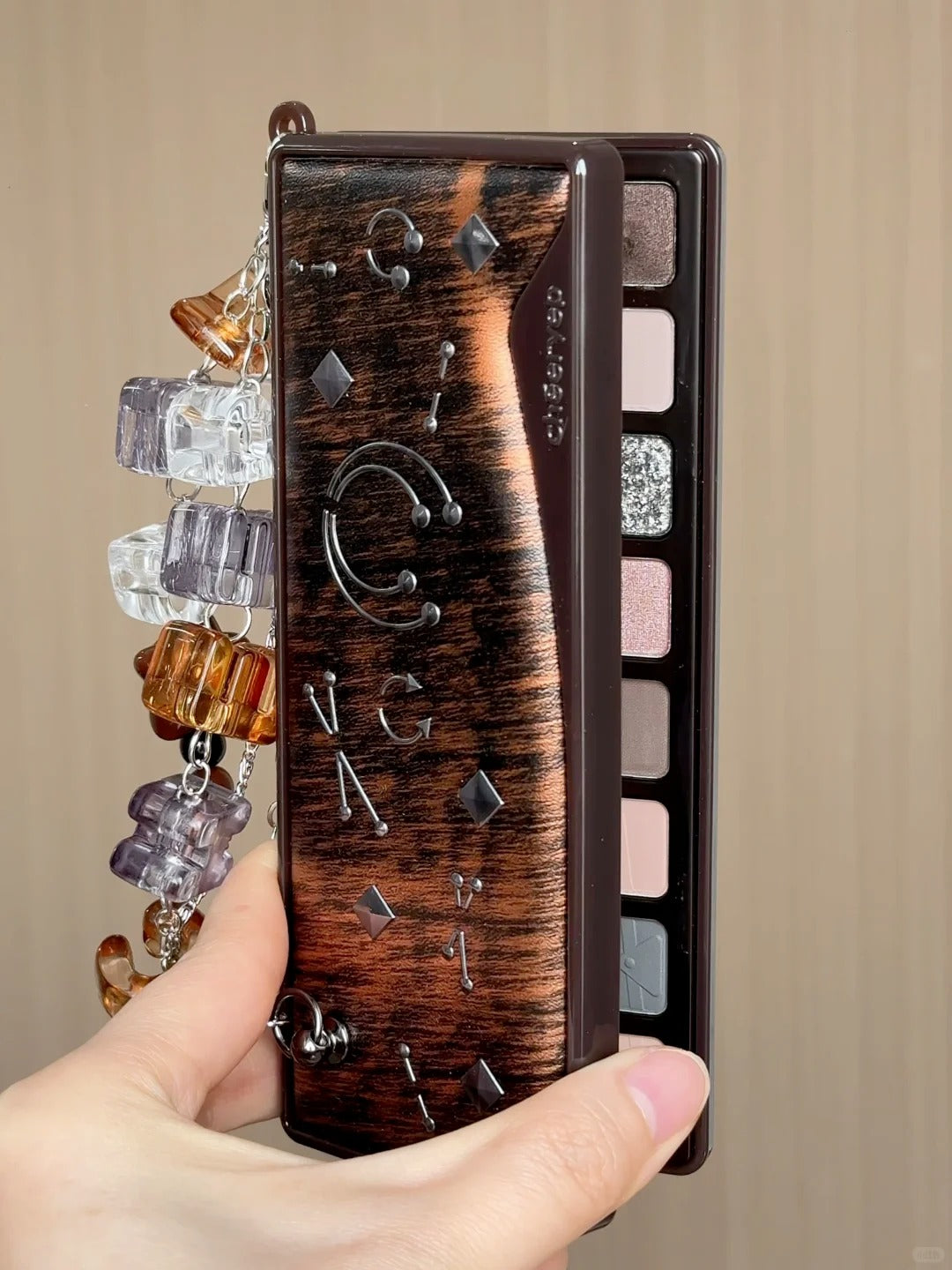 QianYan  Children's Day Collection 16-color Eyeshadow Palette T5754
