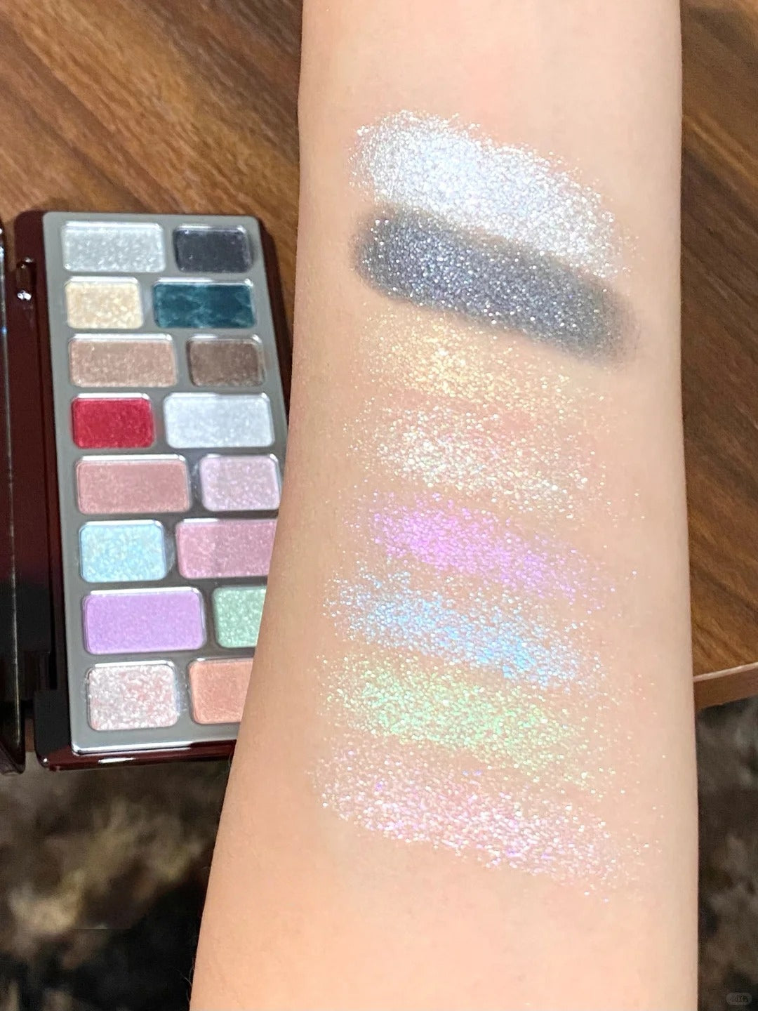 QianYan Christmas Starlight Wishes Collection Eyeshadow & Lipstick & Blusher T5436