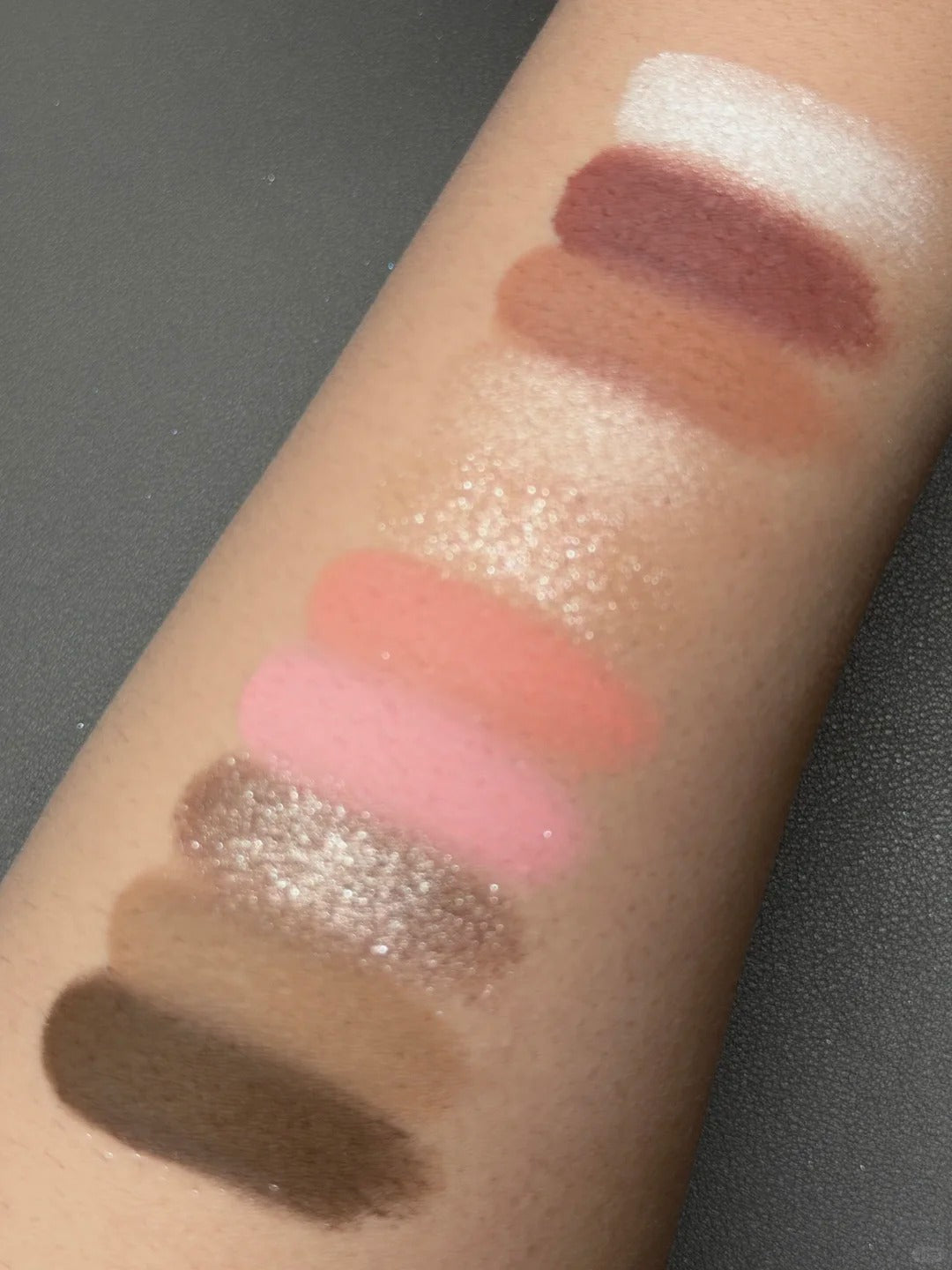 ROINGNEAO Exploding Melon Smoky Eyeshadow Palette T5528