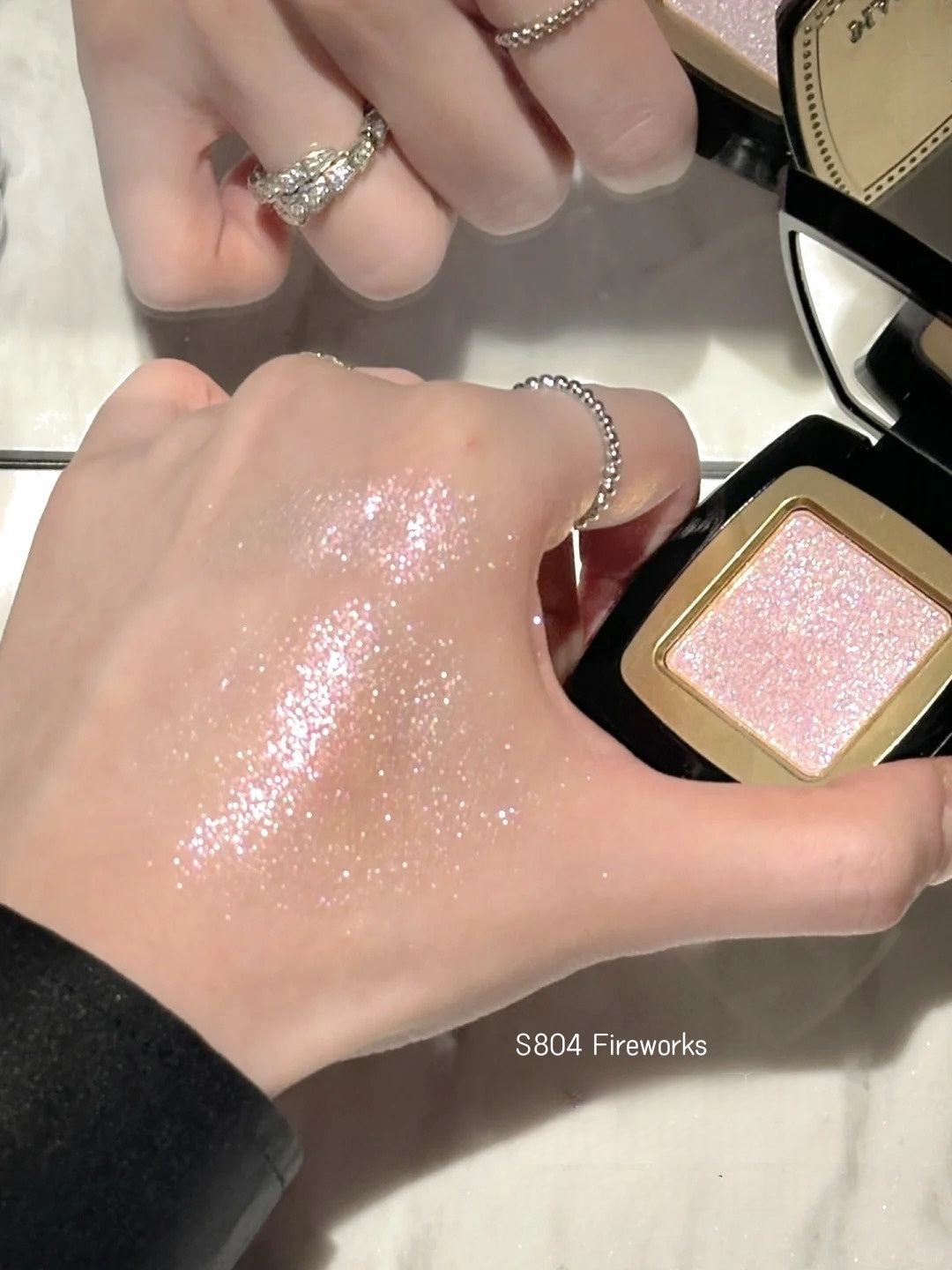 MAOGEPING Celestial Radiance Super Brilliant Shine Eyeshadow T4404