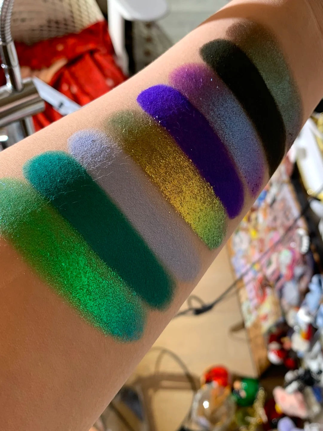 Narimi Misty Silver Lake 8-Color Chameleon Eyeshadow Palette (9.0) T5293